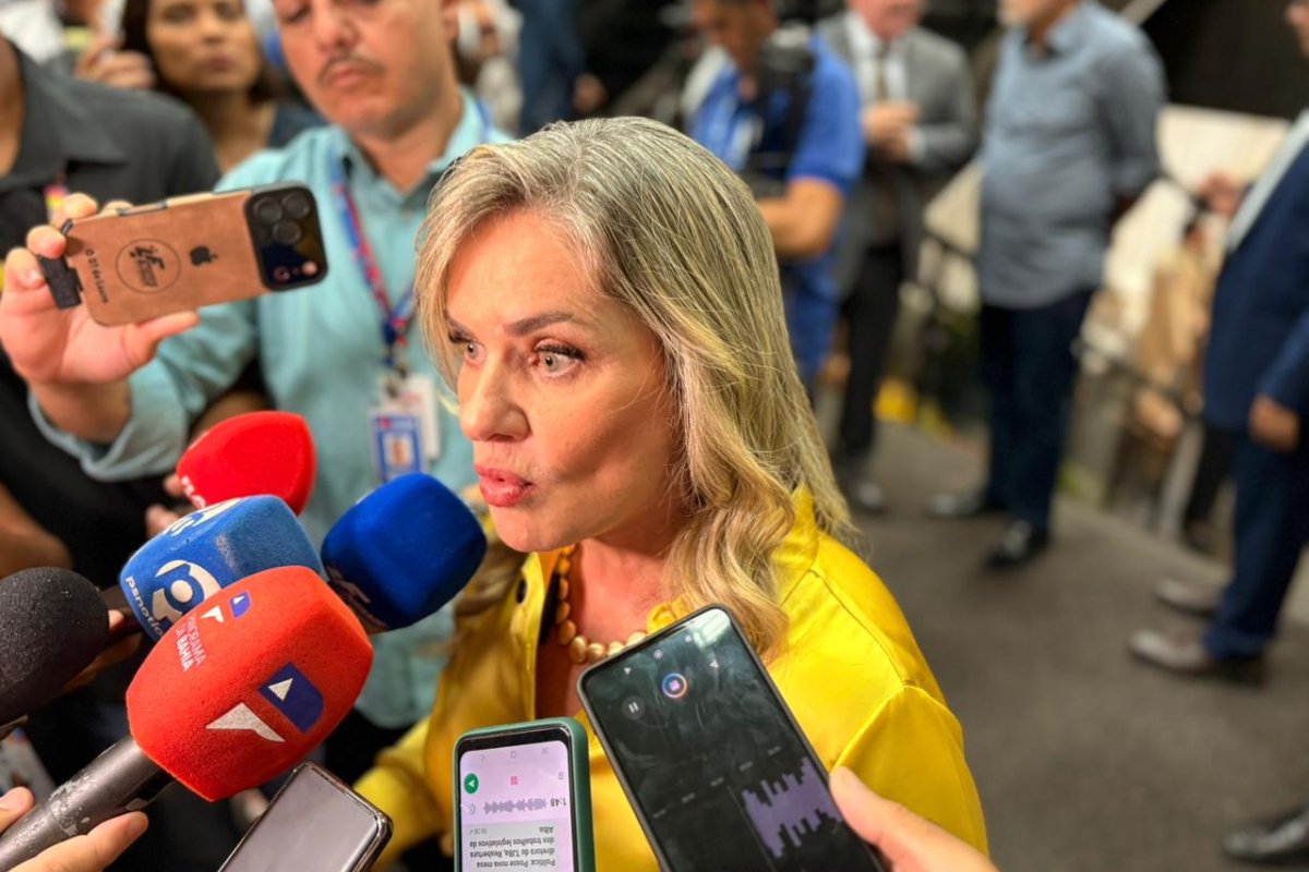 'Gostaria muito que as coisas tivessem terminado de outra maneira', diz presidente da Alba, Ivana Bastos, sobre saída de Angelo Coronel do partido
