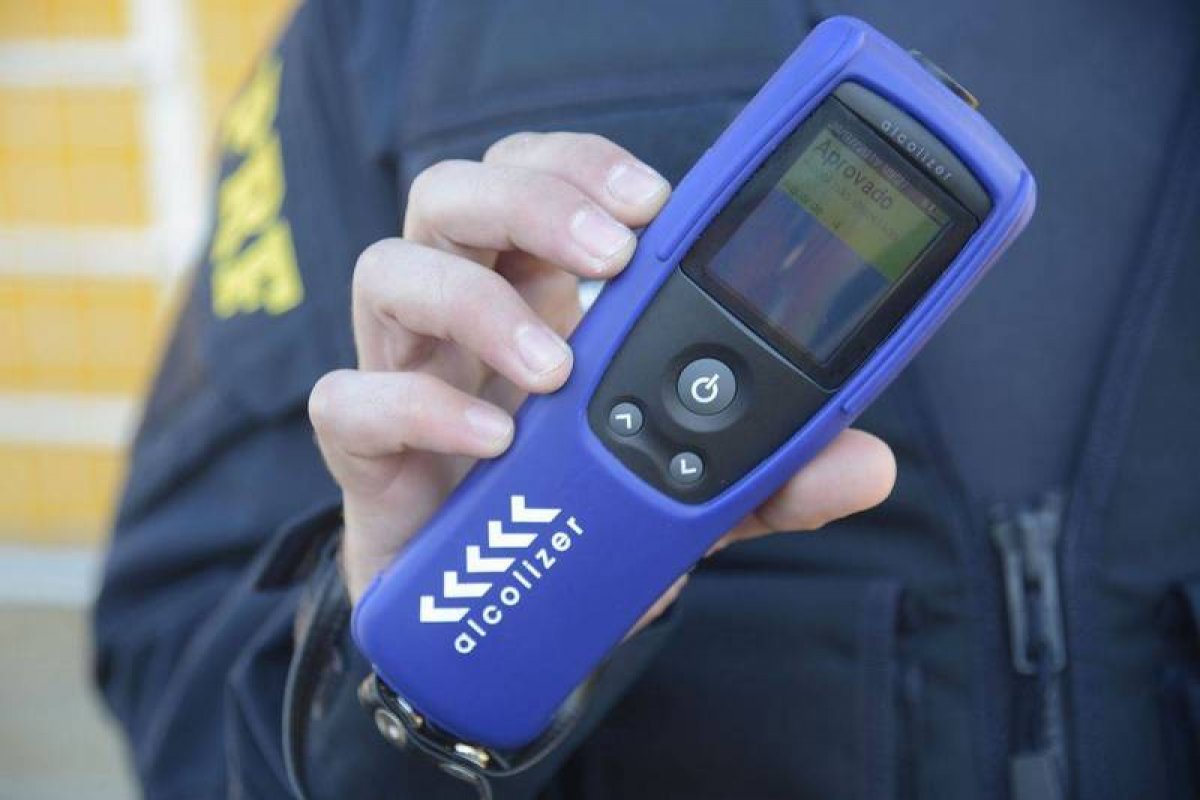 Álcool em gel não altera teste do bafômetro, diz PRF