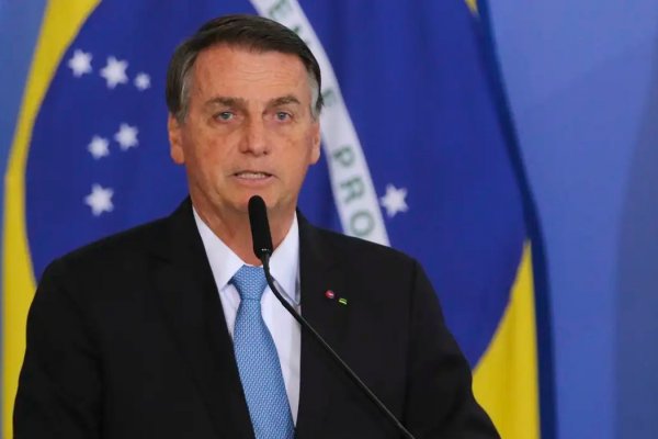 [Ministério Público Militar pede a cassação da patente de Bolsonaro por sete desvios éticos]