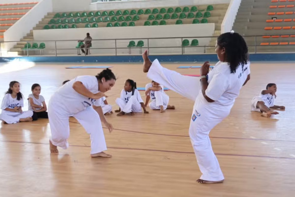Projeto de capoeira oferece mais de 2,4 mil vagas gratuitas na Bahia