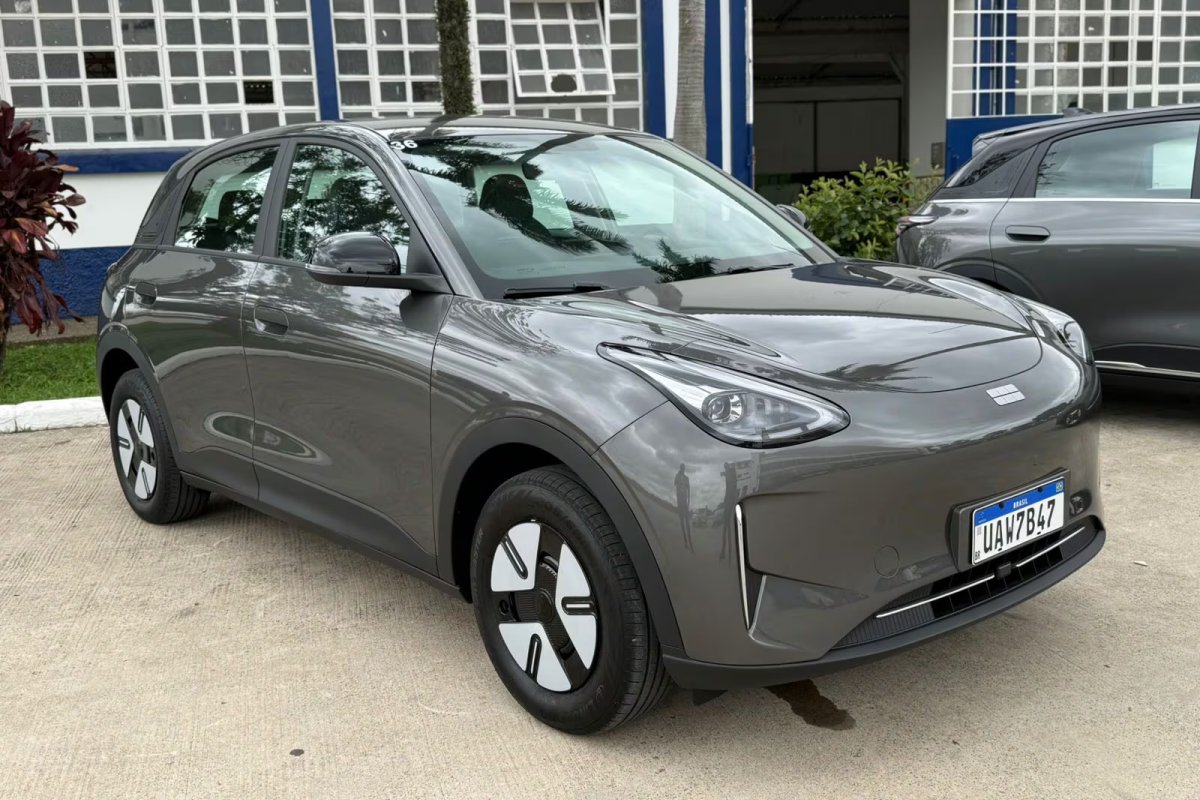 Carros elétricos mais vendidos no começo de 2026: BYD domina mas Geely é ameaça 