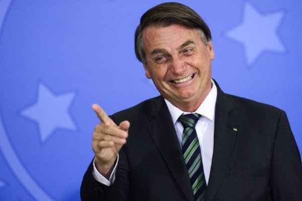 [Bolsonaro fez descaso com preceitos éticos dos militares, diz MPM]