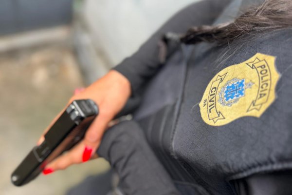 [Babá suspeita de estuprar criança sob seus cuidados é presa em Feira de Santana ]