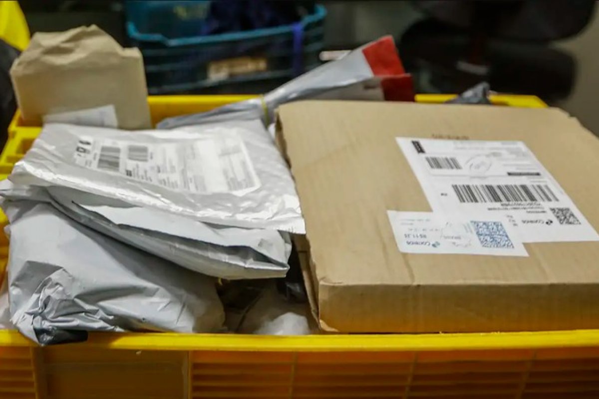 'Taxa das blusinhas': Receita arrecada valor recorde de R$ 5 bilhões em 2025, mesmo com queda de encomendas internacionais