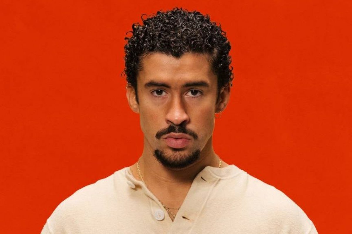 Não precisa aprender espanhol, diz Bad Bunny sobre show no Super Bowl