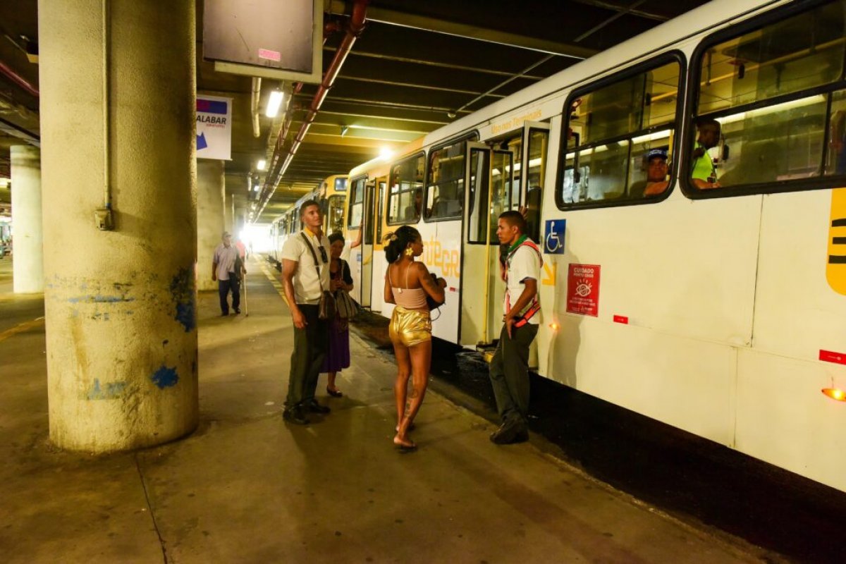 Linhas de ônibus voltam operar no subsolo da Estação da Lapa nesta sexta-feira (6); confira