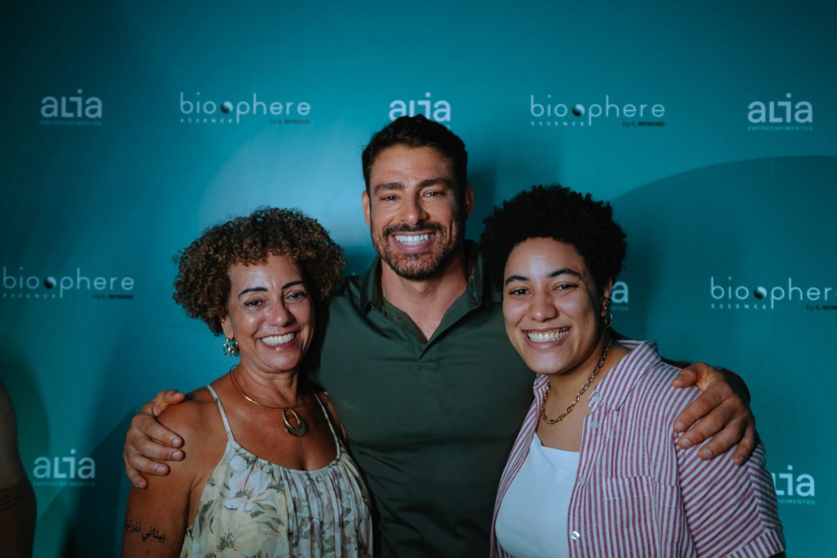 Inauguração de empreendimento em Salvador contou com a presença do ator Cauã Reymond!