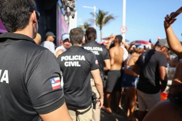 [Suspeito por tentativa de feminicídio é preso durante Lavagem de Itapuã em Salvador ]