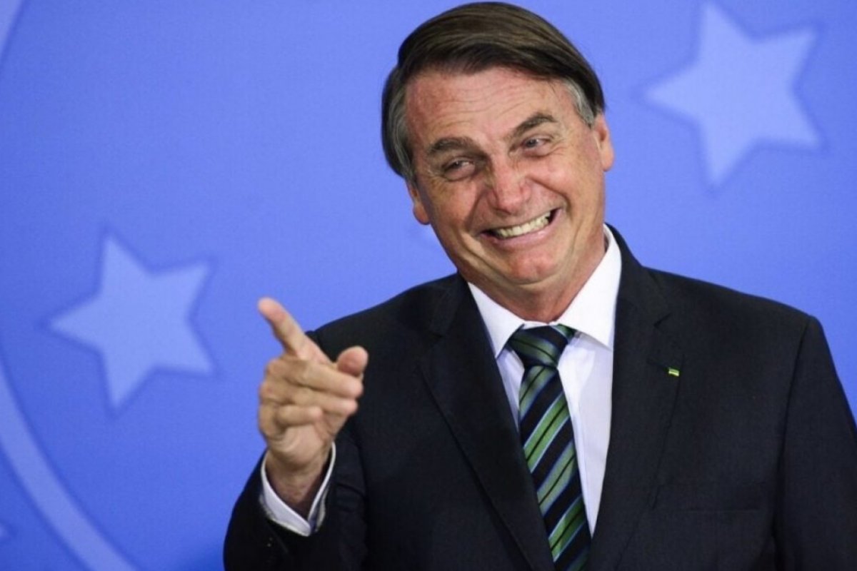 Laudo da PF aponta atendimento médico regular a Bolsonaro na Papudinha e afasta prisão domiciliar