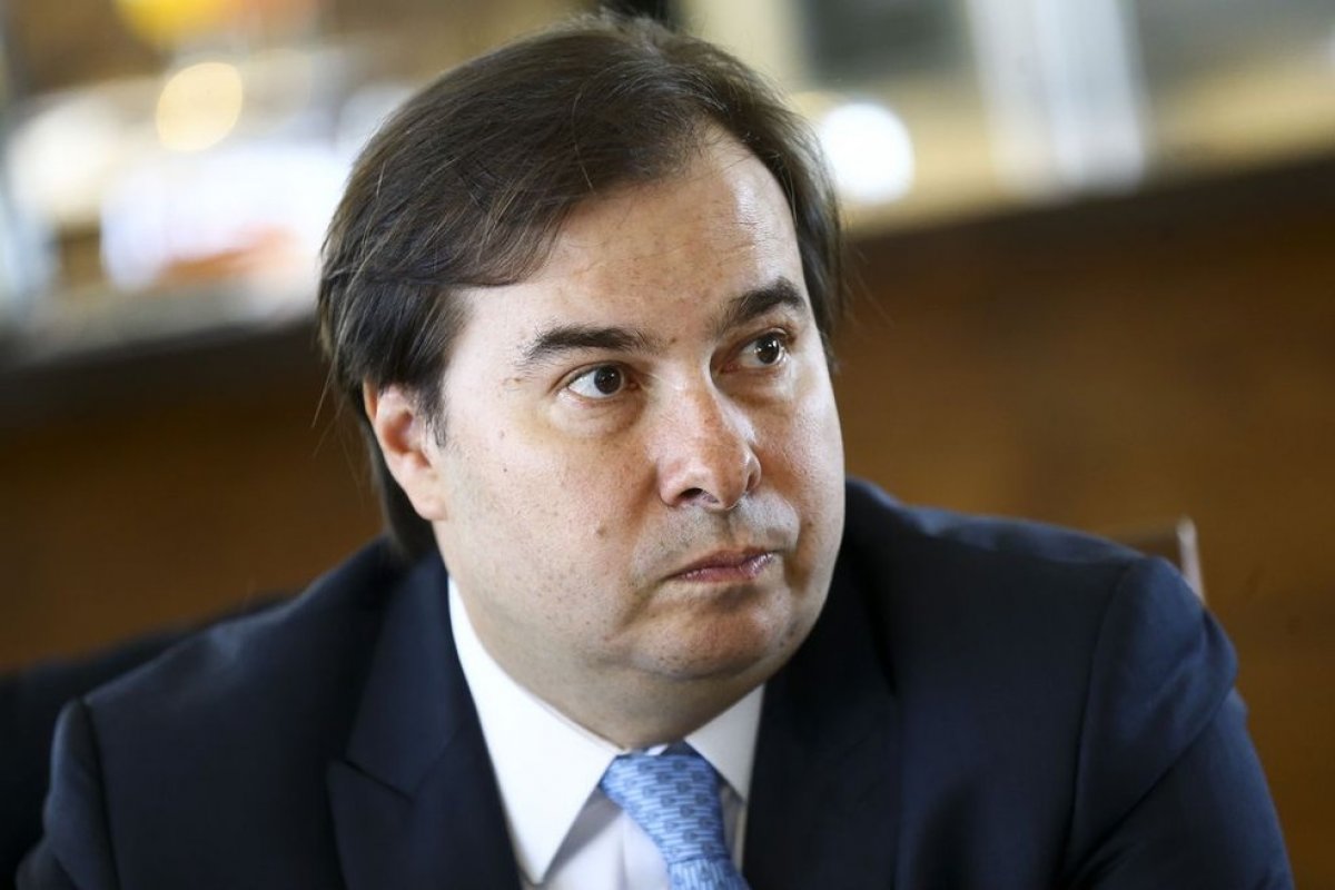 Maia garante que comissão da Câmara deve aprovar novo Fundeb