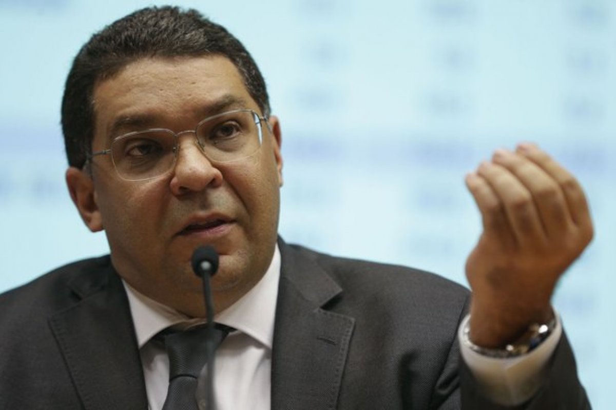 Secretário do Tesouro admite frustração com PIB