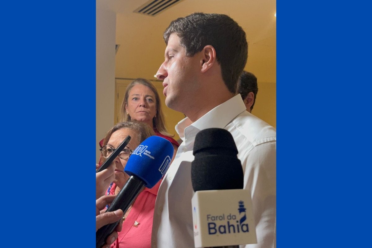 VÍDEO: "A gente tem um objetivo de fazer três deputados federais e vamos reivindicar isso a Jerônimo, diz João Campos em coletiva