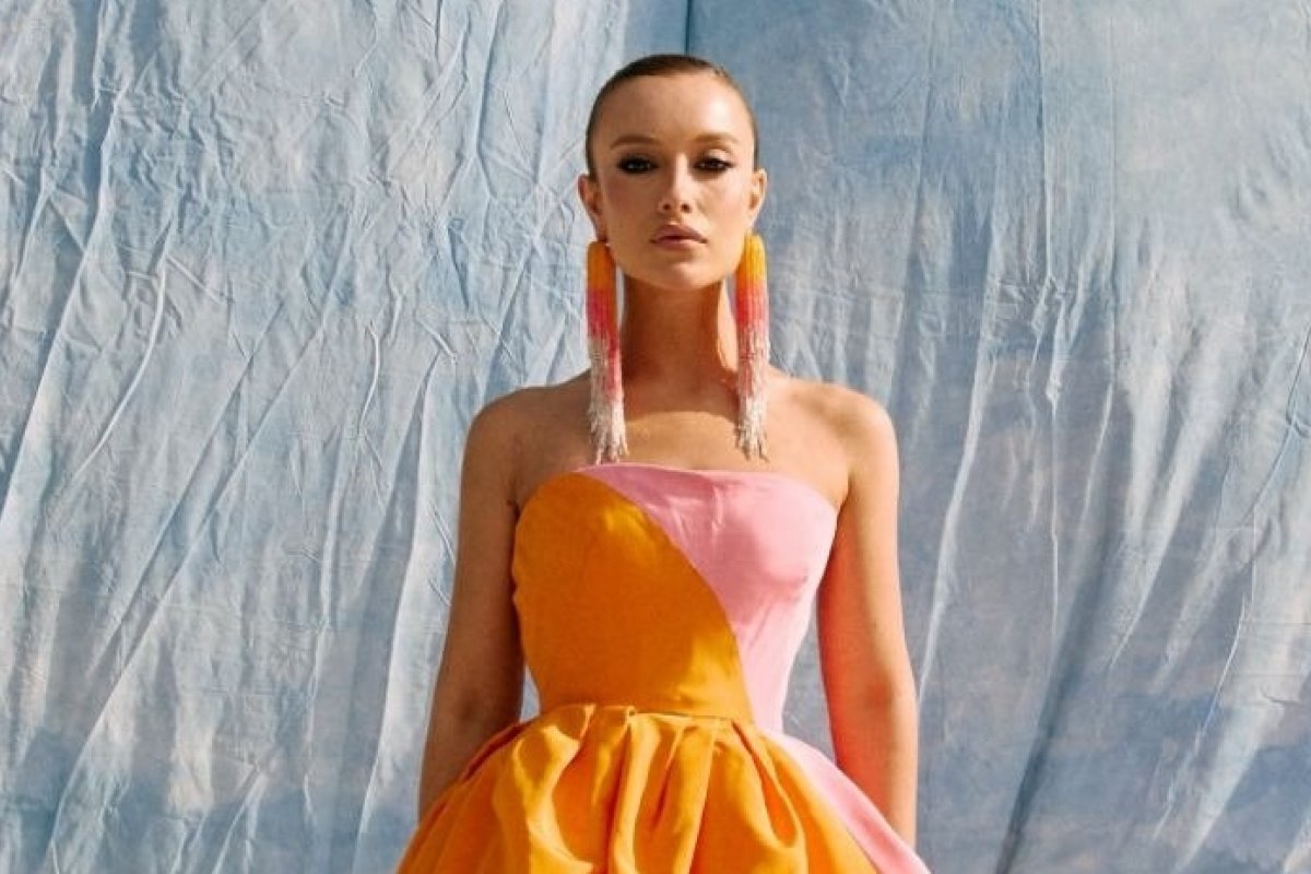 Maria Braz traduz o “Tropical Couture” em alta-costura escultural no Baile da Vogue! 