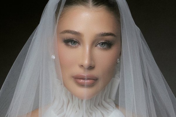 [Esther Marques, filha de João Adibe, se casa com benção Padre Fábio de Melo e convidados como Luciano Huck, Angélica, Ronaldo e Alok!]