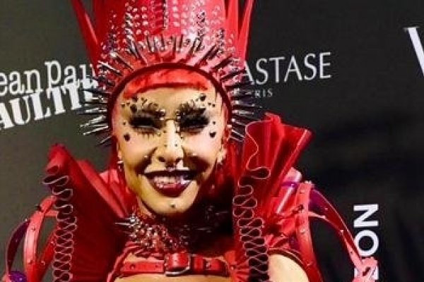 [Sabrina, Bianca Andrade, Deborah Secco, Cleo, Ticiane, Tais Araújo, Jade, Grazi e muitos outros famosos marcam presença no tradicional Baile da Vogue! ]