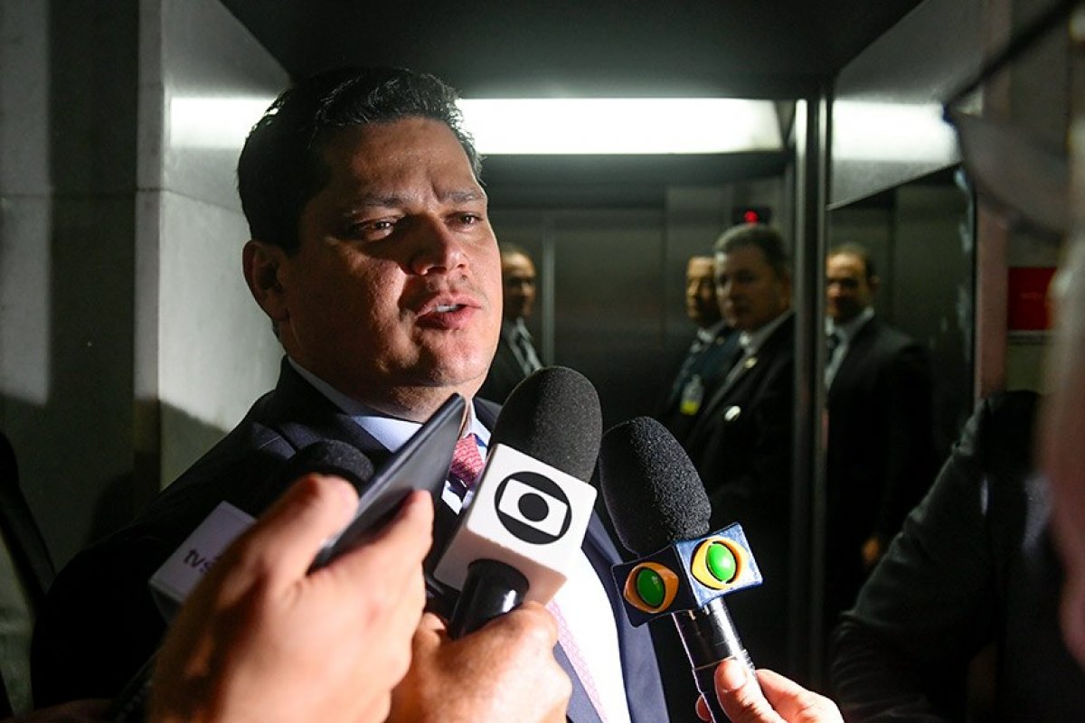 Negociação sobre divisão do Orçamento de 2020 gera desconfiança e ameaça