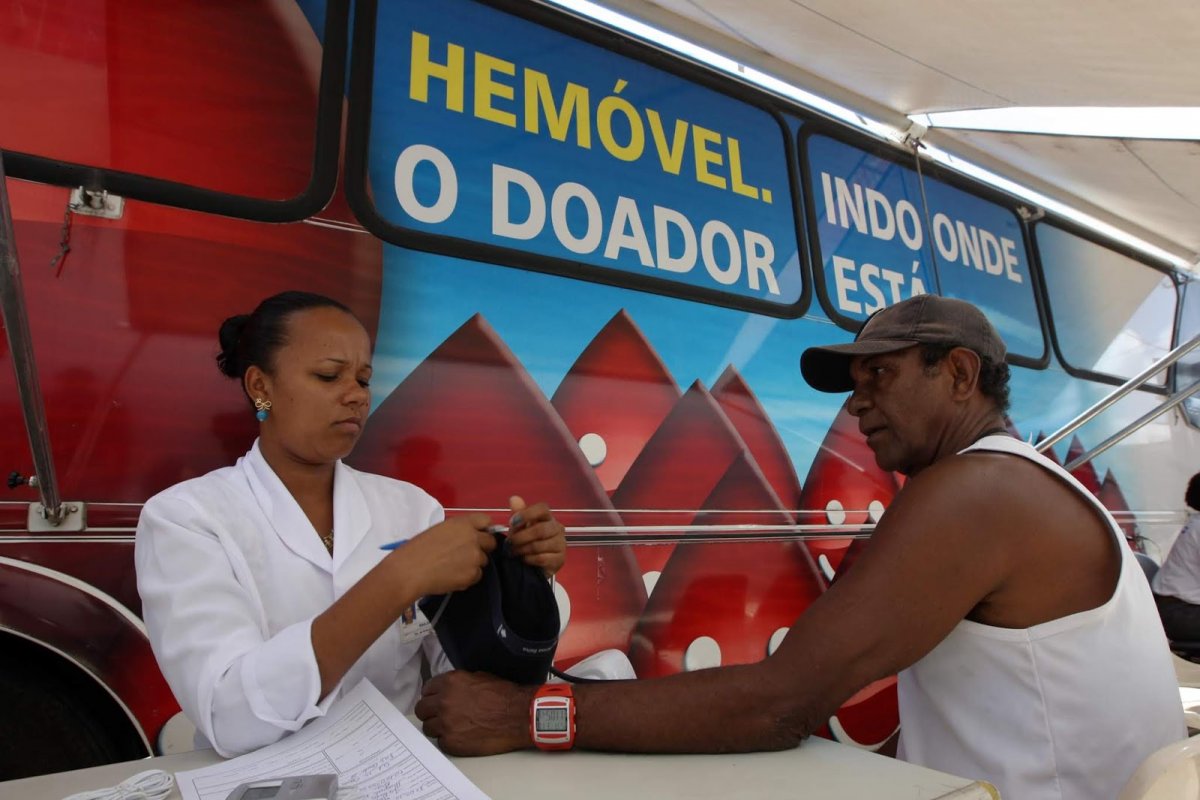 Hemoba retoma atividades e realiza coleta na estação da Lapa, em Salvador