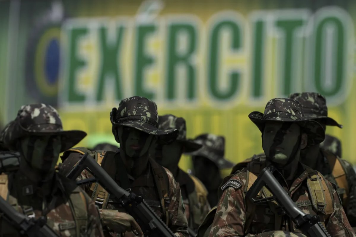 Exército pede ao STF autorização para visitas institucionais a militares em prisão domiciliar