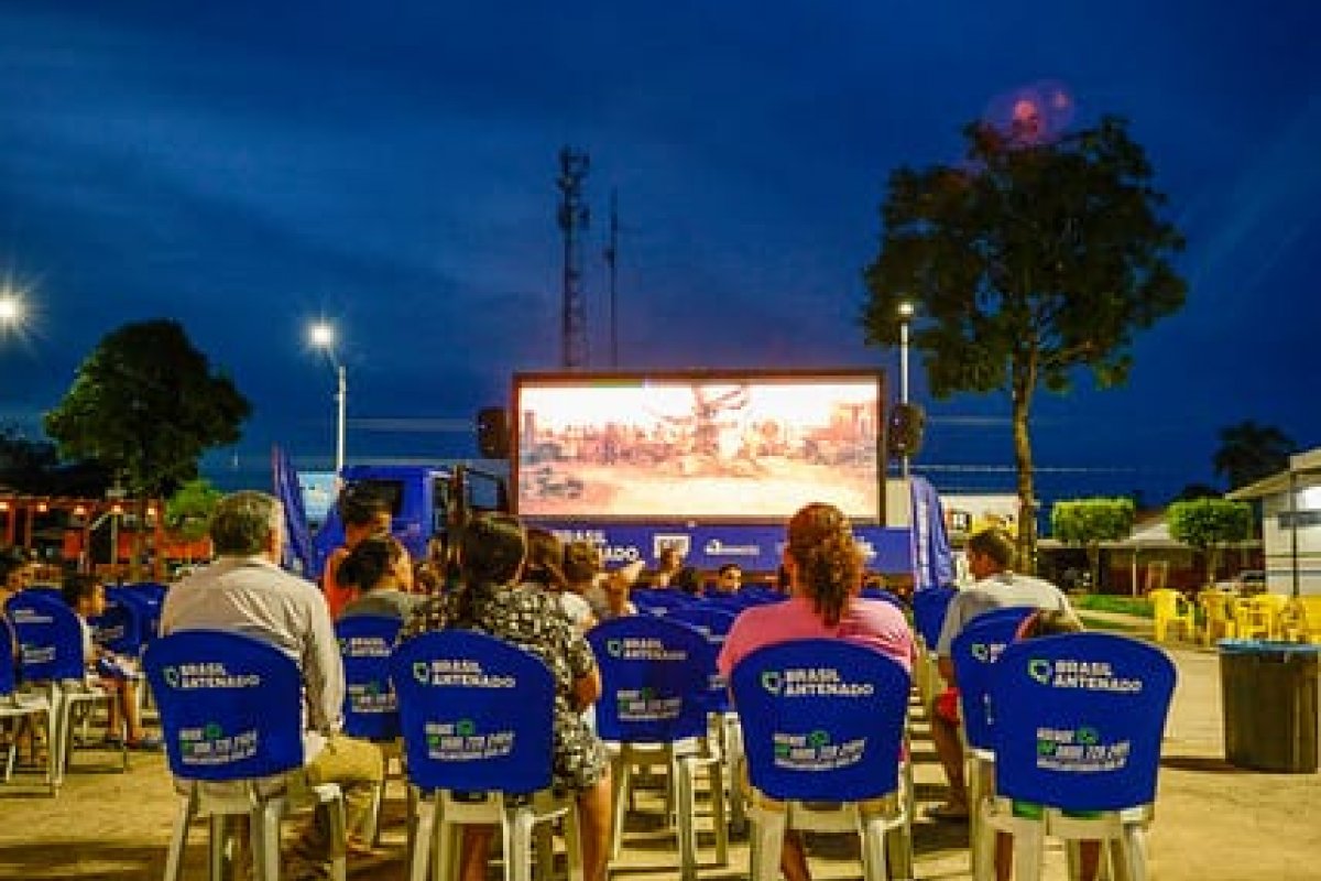Cinema Itinerante do programa Brasil Antenado chega a 20 cidades da Bahia para divulgar distribuição gratuita da nova parabólica digital