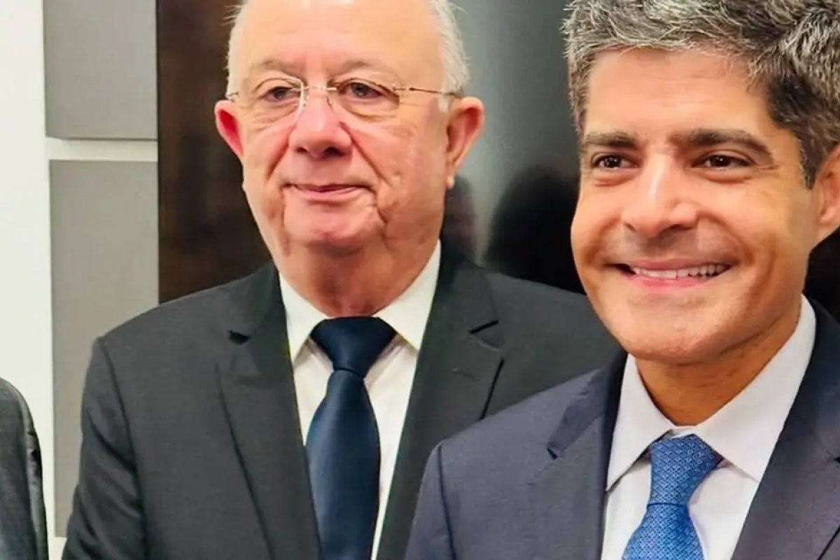 ACM Neto comenta possibilidade de Zé Ronaldo ser vice e diz que prefeito deve respeitar 'desejo da população de Feira'