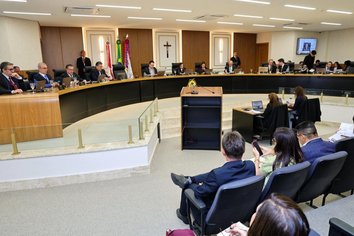 Vídeo: conselheiro desafia colega a autorizar quebra de sigilos fiscais e telefônicos contra corrupção na Educação do Amazonas 