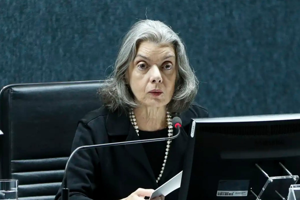 Cármen Lúcia apresenta recomendação de conduta a presidentes de TREs para eleições de 2026