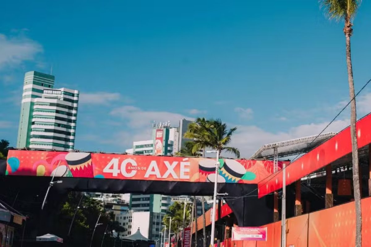 Justiça Federal autoriza funcionamento de passarela para camarote no Carnaval de Salvador, após polêmicas sobre segregação 