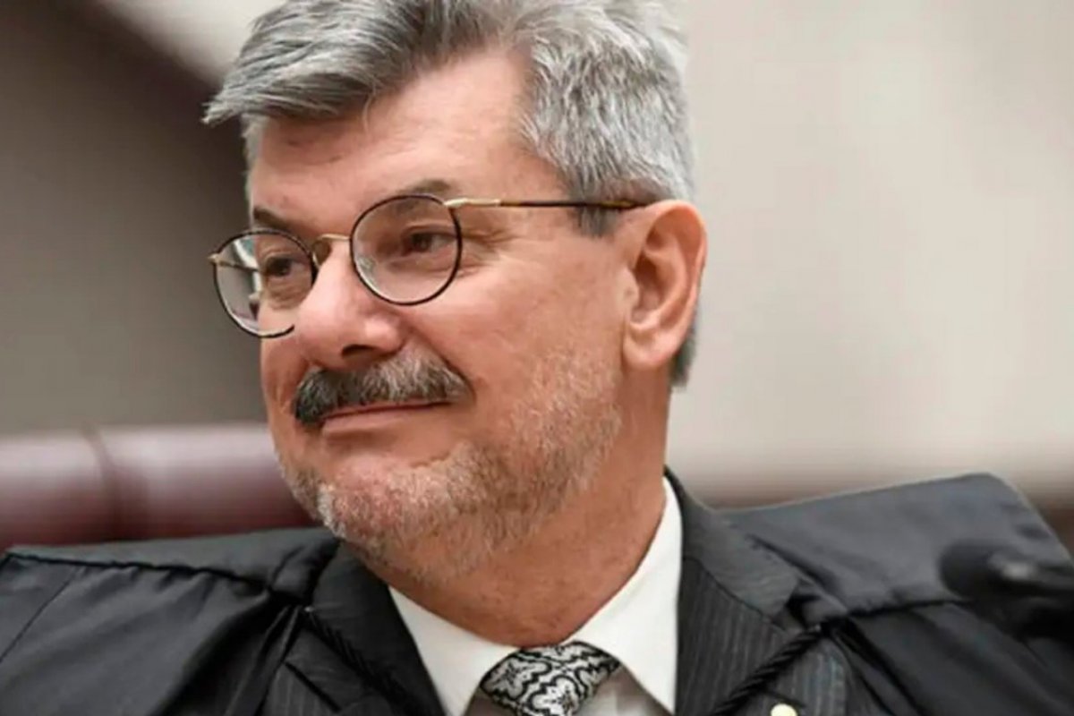 Afastamento de ministro Marco Buzzi do STJ foi determinado após segunda denúncia de assédio sexual, aponta colunista