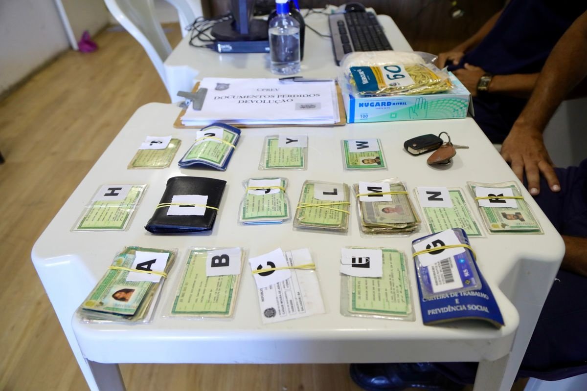 PM recolherá e devolverá documentos perdidos por foliões durante Carnaval de Salvador