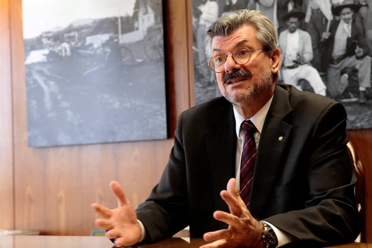 Ministro do STJ recebeu mais de R$ 700 mil no fim de 2025, acima do teto constitucional