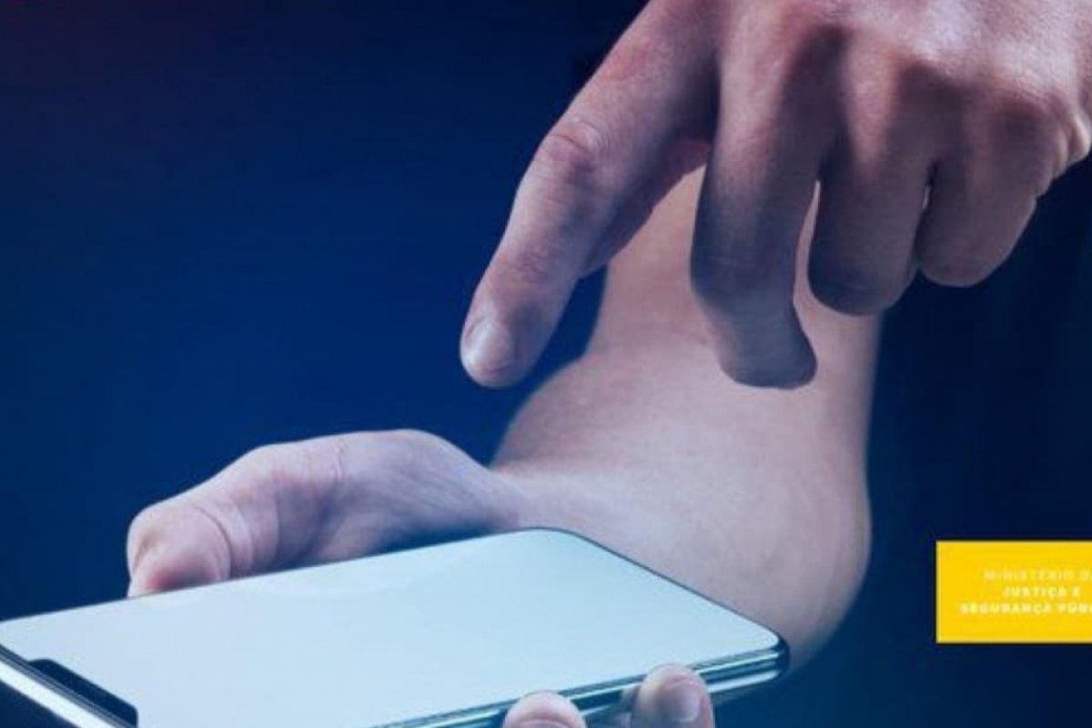 Governo federal determina que X adote medidas de correção das falhas no Grok