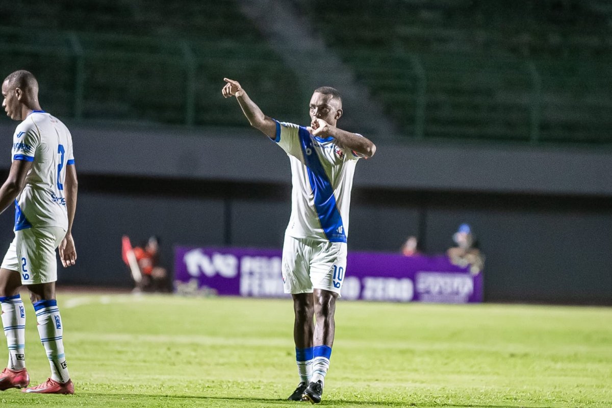 Galícia vence o Jequié na abertura da penúltima rodada e encosta no G-4