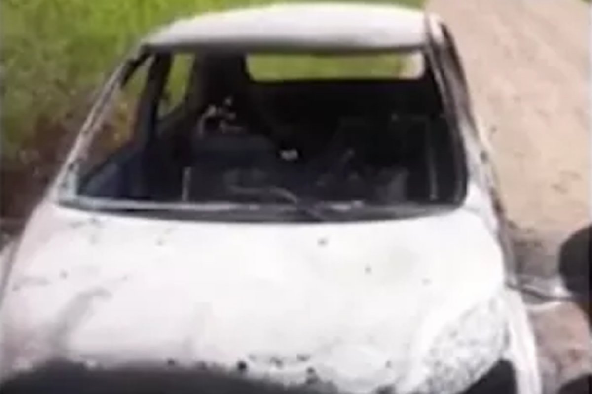 Corpos carbonizados são encontrados dentro do porta-malas de um carro