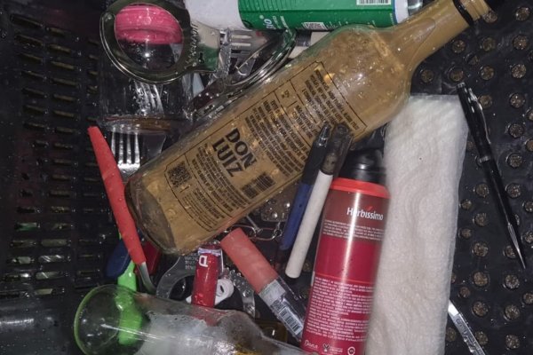 [Mais de 500 objetos proibidos são apreendidos no primeiro dia do Carnaval ]