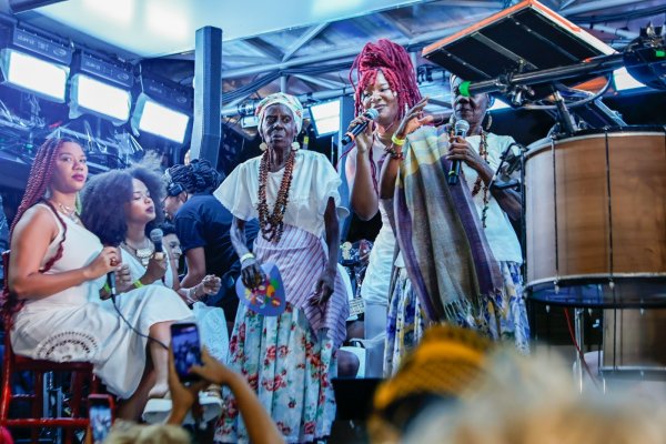 [Carnaval de Salvador: confira a programação e ordem dos trios nos principais circuitos neste sábado (14)]