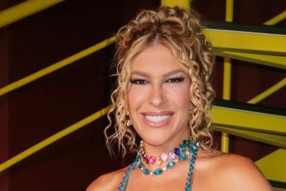 No ritmo do Carnaval, João Gomes e Lore Improta celebram Salvador de Havaianas nos pés!