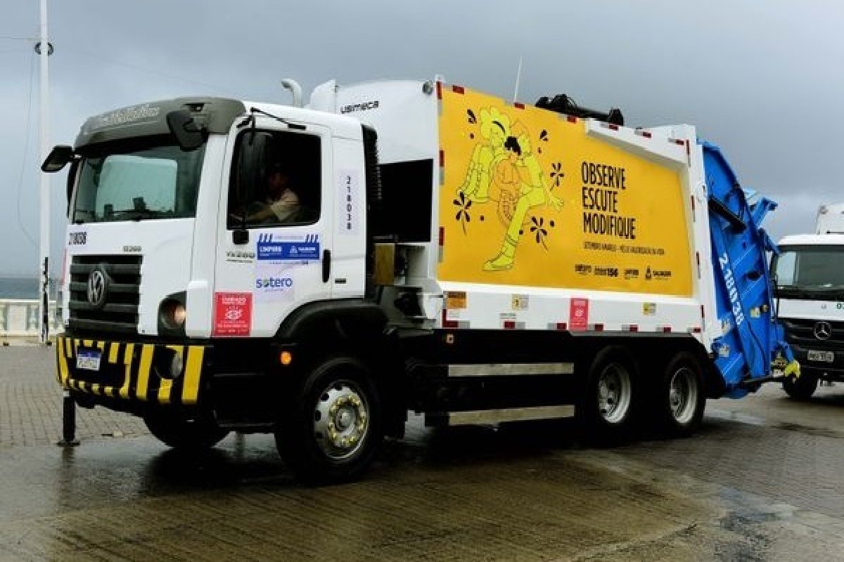 Bióloga morre após ser atropelada por caminhão de limpeza em circuito do Carnaval de Salvador