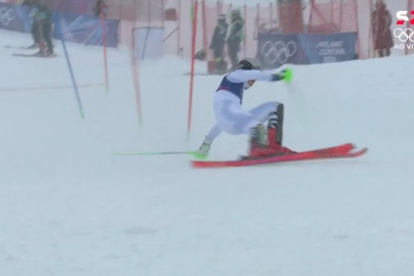 [Lucas Pinheiro cai no slalom e perde chance de segunda medalha olímpica ]