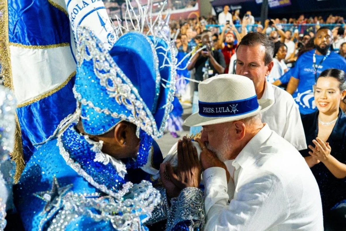 Desfile sobre Lula abre brecha para condenação por ilícito eleitoral, dizem especialistas
