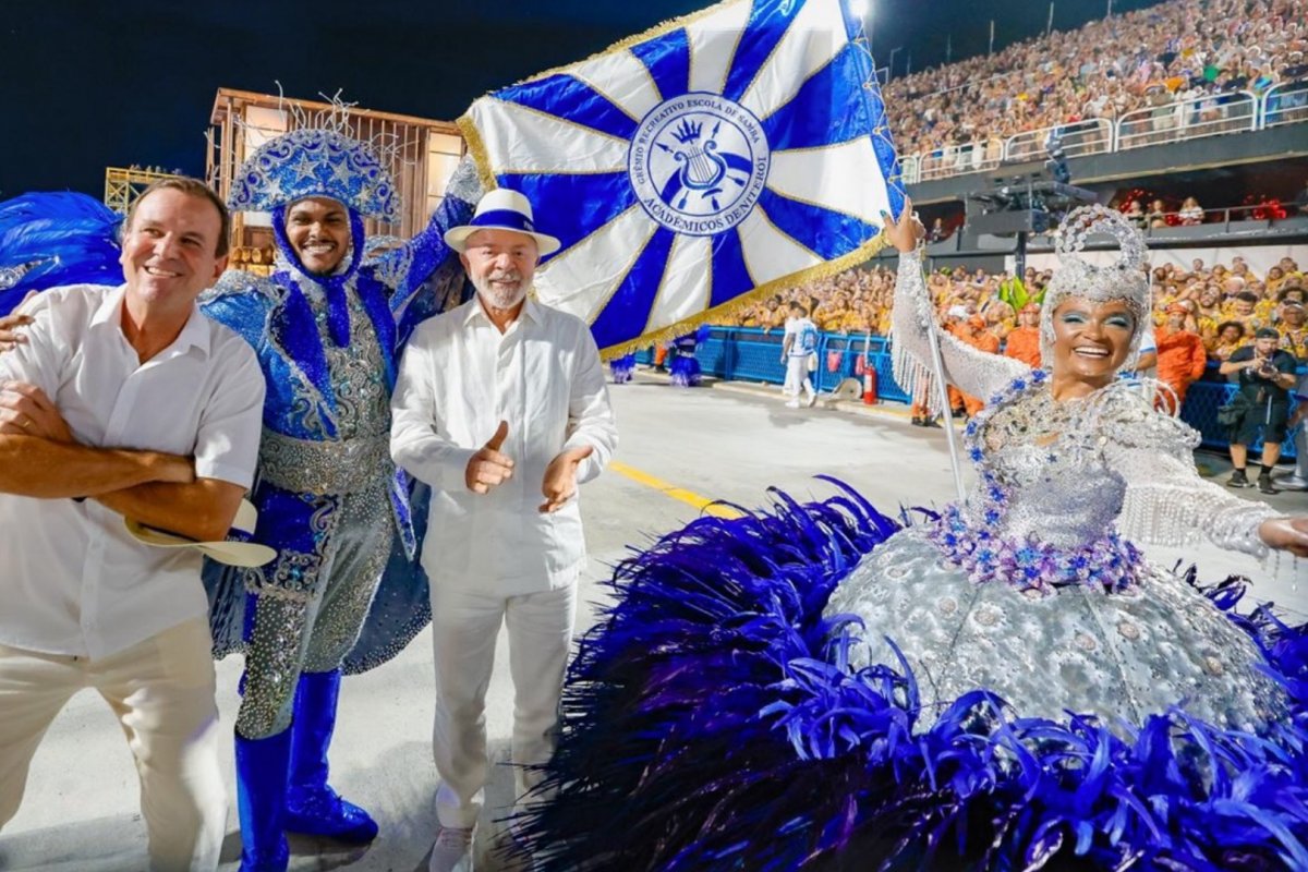 Lula chama noite na Sapucaí de “inesquecível” e ignora críticas da oposição