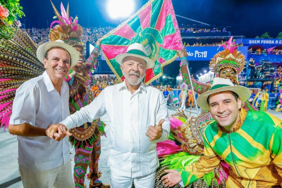 PT nega irregularidade eleitoral em desfile que homenageou Lula