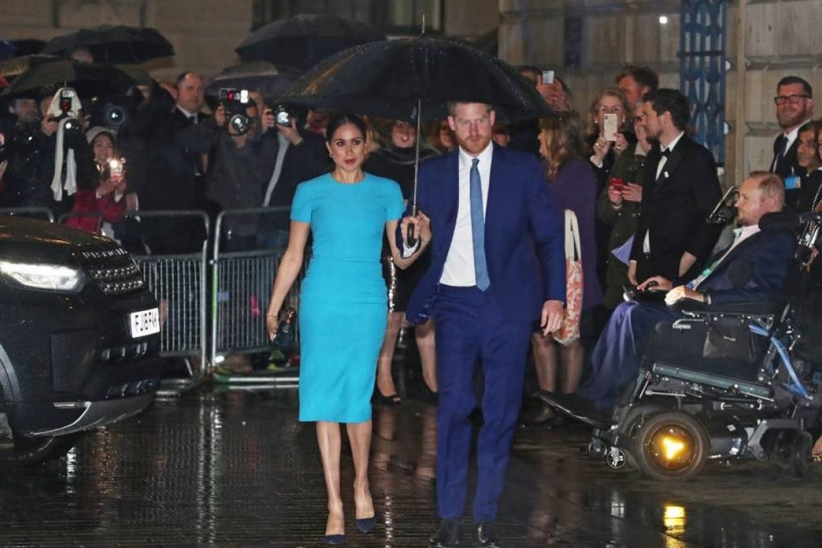 Meghan e Harry são vaiados na primeira aparição pública após anuncio de saída da realeza