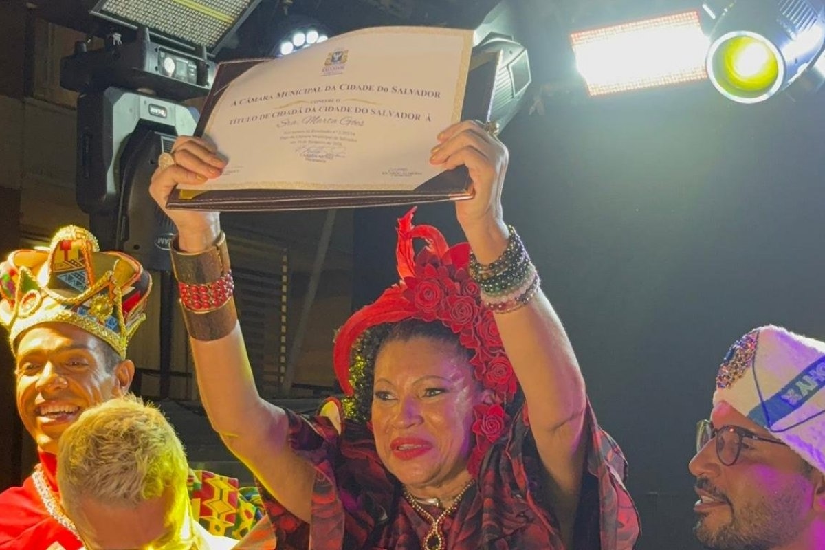 Vídeo: Marta Góes emociona ao receber título de Cidadã Soteropolitana e destaca trajetória de superação em Salvador