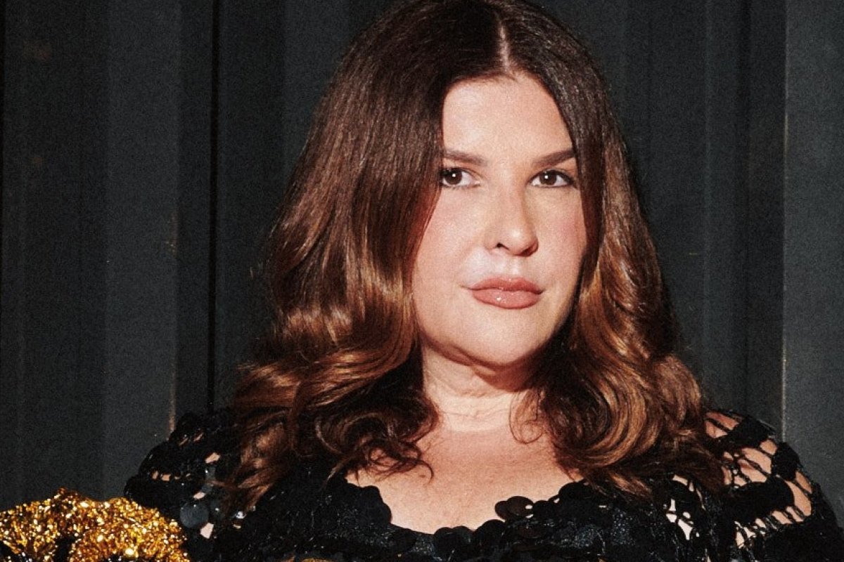 Carnaval 2026: Ju Ferraz eleva o feito à mão ao status de haute couture na Sapucaí! 