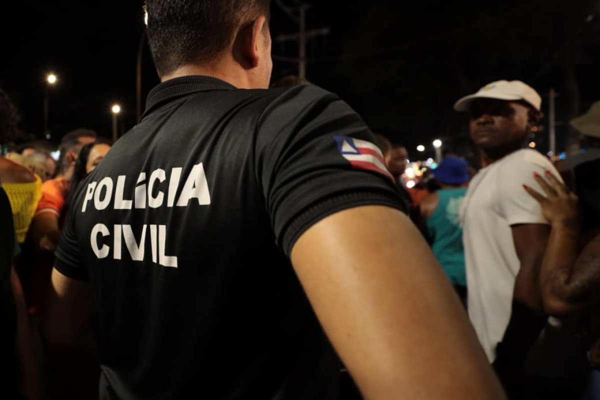 Mulher é presa por tráfico de drogas enquanto vendia "brisadeiro" no circuito Barra/Ondina