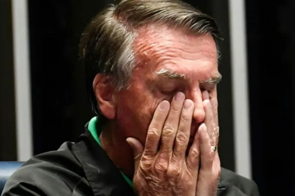 Michelle atualiza quadro de saúde de Bolsonaro após mal-estar