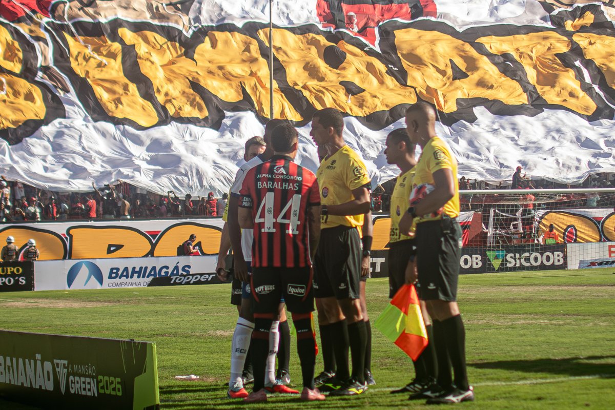 Com força máxima, Vitória encara o Bahia de Feira em duelo direto pelo G-4 Com força máxima, Vitória encara o Bahia de Feira em duelo direto pelo G-4