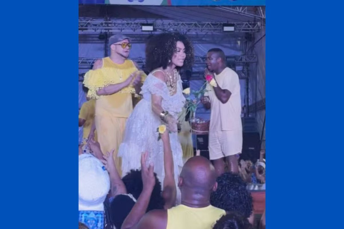 Vídeo: Mariene de Castro tem microfone desligado durante show no Carnaval de Salvador