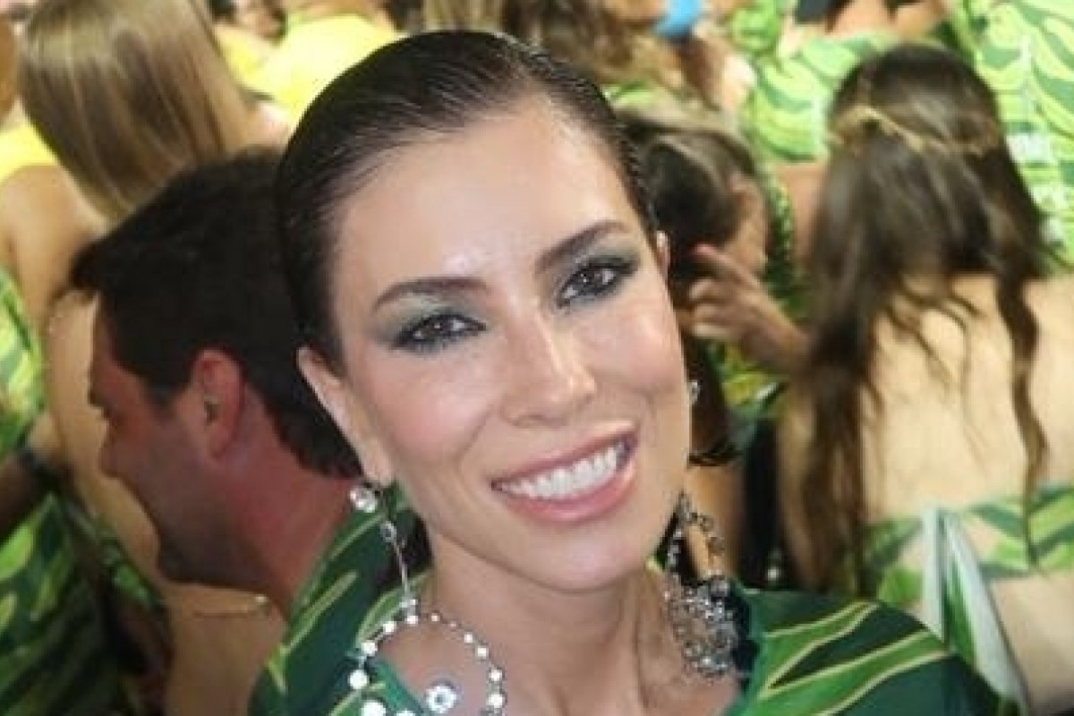 Fabiana Mazzer faz sua estreia na Sapucaí e aproveita Carnaval carioca! 