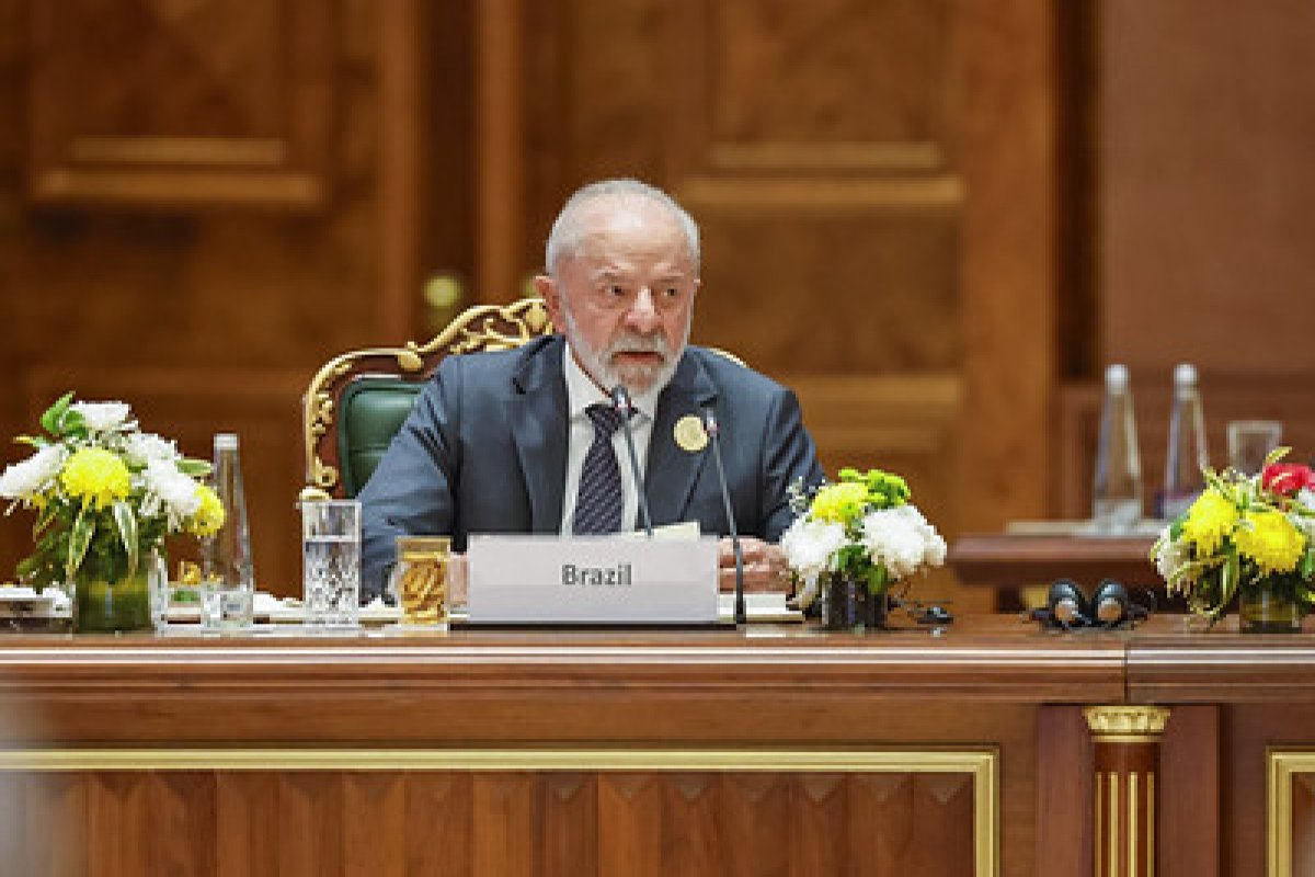 Em Cúpula Sobre o Impacto da Inteligência Artificial, Lula discursa sobre o uso da IA e defende regulação das bigtechs